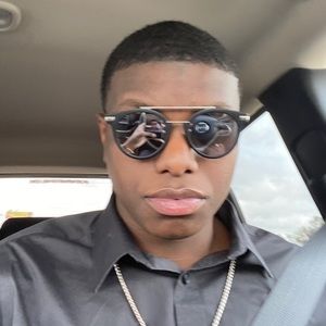 Meet your Posher, Deontè